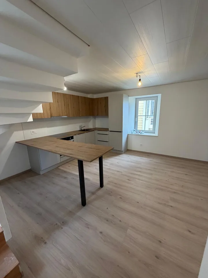 Wohnung mit 2,5 Zimmern renoviert in Haute-Sorne