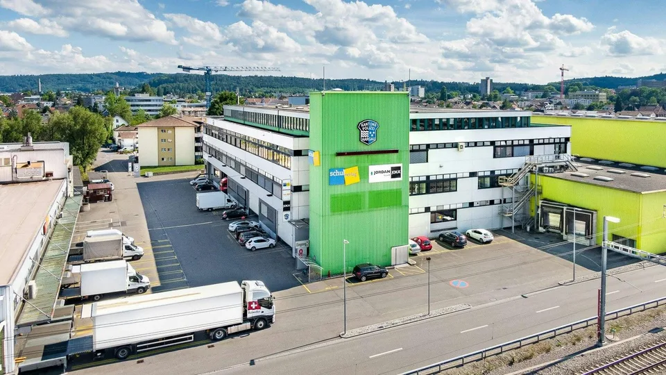 Mix & Match - Zwei Lagerflächen mit insgesamt 260 m²!