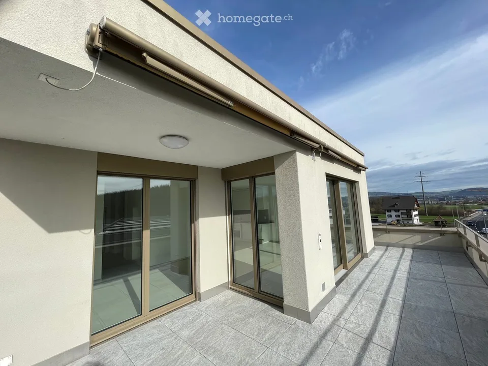 APPARTAMENTO ATTICO ESCLUSIVO 3.5 LOCALI CON VISTA PANORAMICA 360° E TERRAZZA SOLEGGIATA