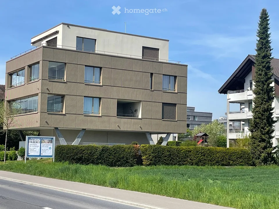 APPARTAMENTO ATTICO ESCLUSIVO 3.5 LOCALI CON VISTA PANORAMICA 360° E TERRAZZA SOLEGGIATA