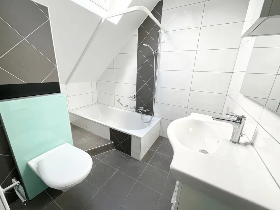 Charmant appartement de 3 pièces avec cheminée et balcon plein sud