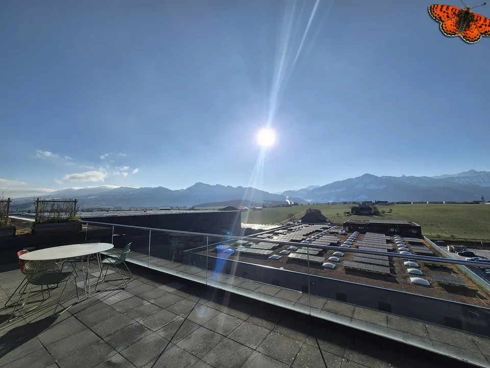 OPPORTUNITE - GRANDS BUREAUX A LOUER - BULLE
