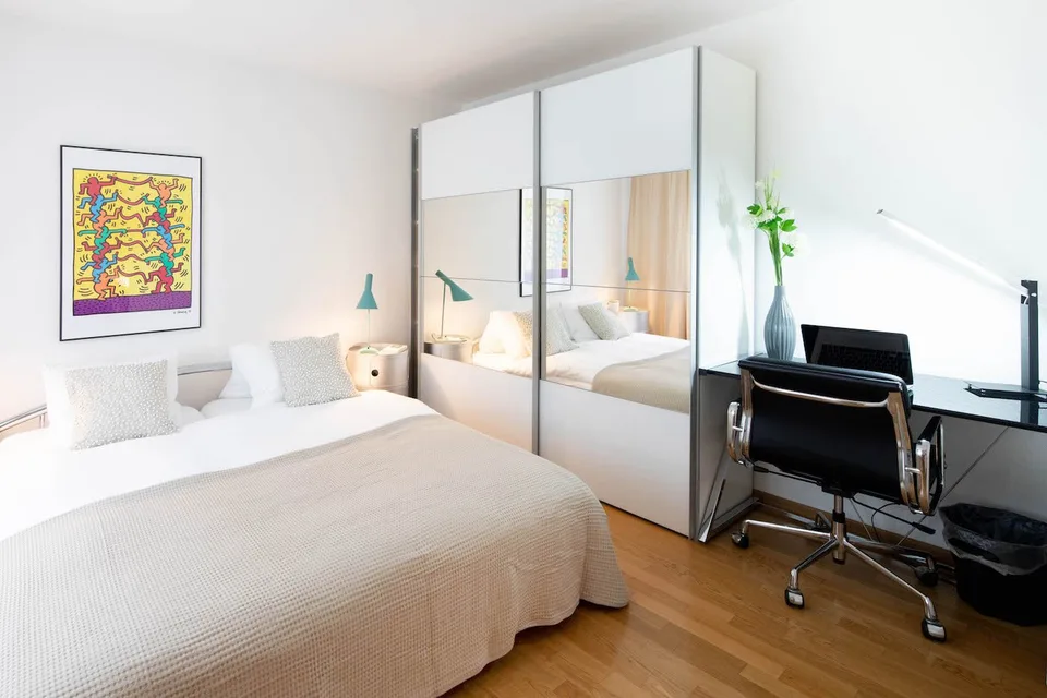 Appartamento moderno arredato e tranquillo di 2,5 locali con balcone a Zurigo Wiedikon – foto 6 di 16