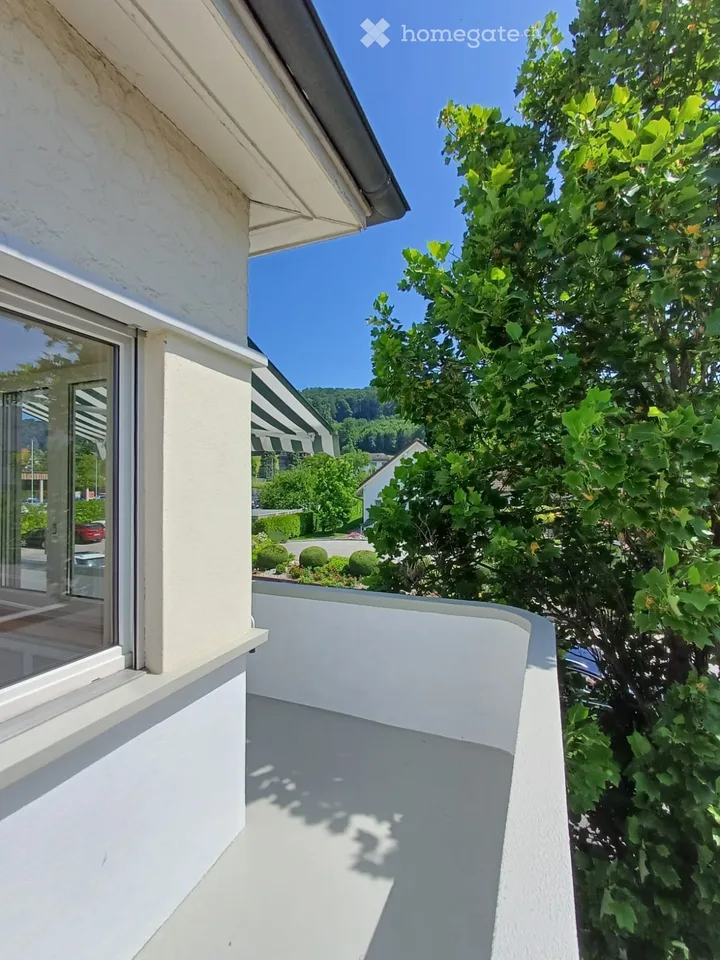 Helle Wohnung mit Balkon