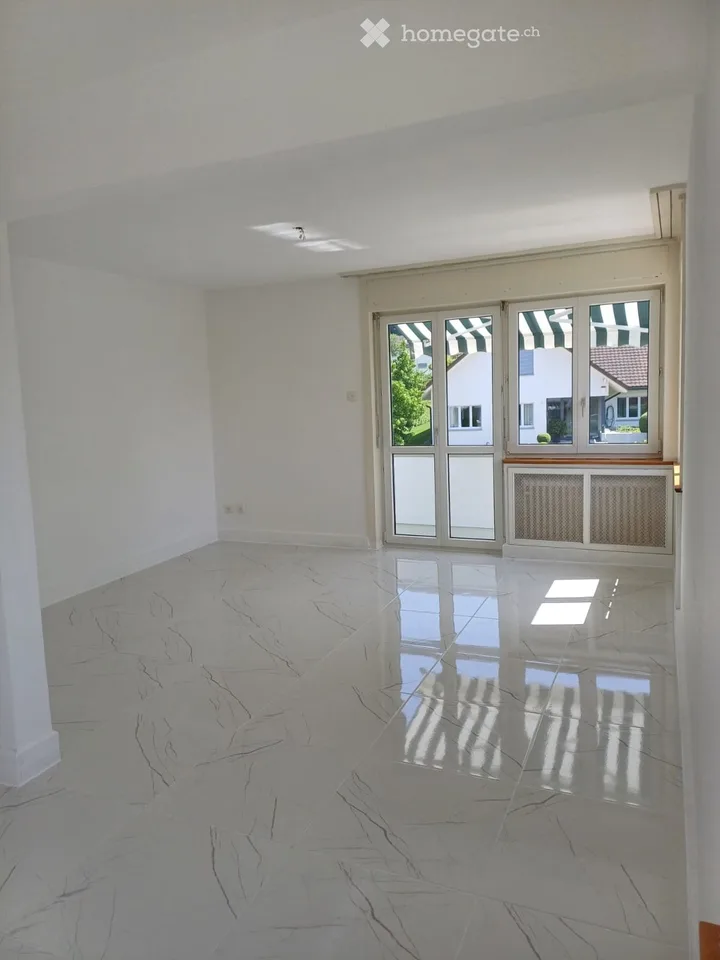 Helle Wohnung mit Balkon