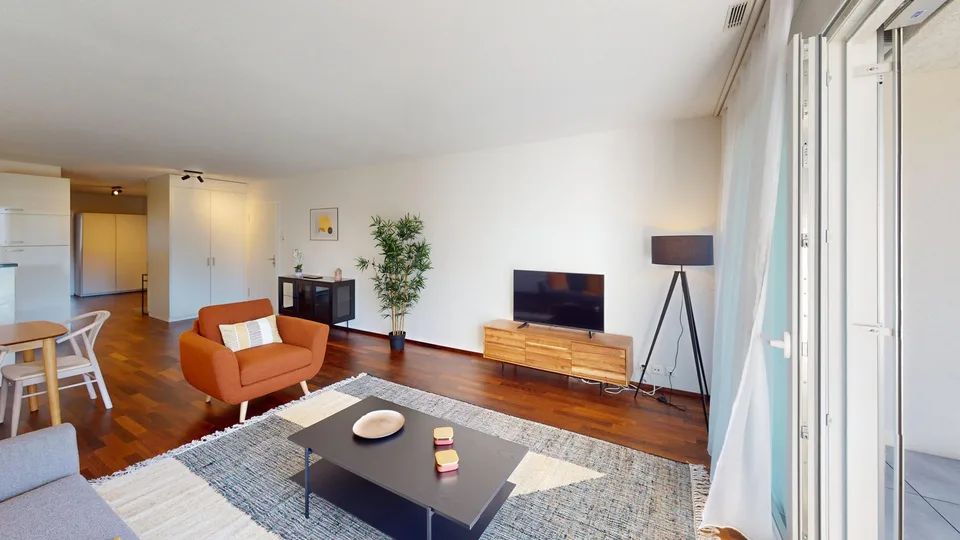 Spacious & Bright 2-Bedroom, 2 Bathroom Apartment with Balcony & Parking - Morges