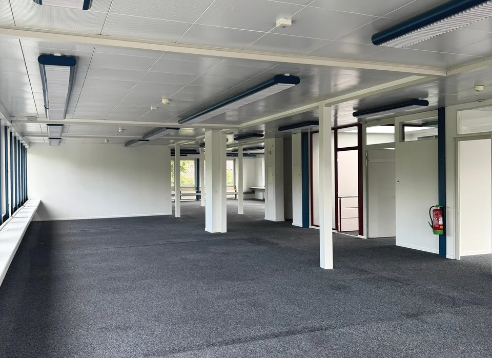 Espace de bureau abordable avec 318 m² - idéal pour les PME ou en combinaison avec un entrepôt