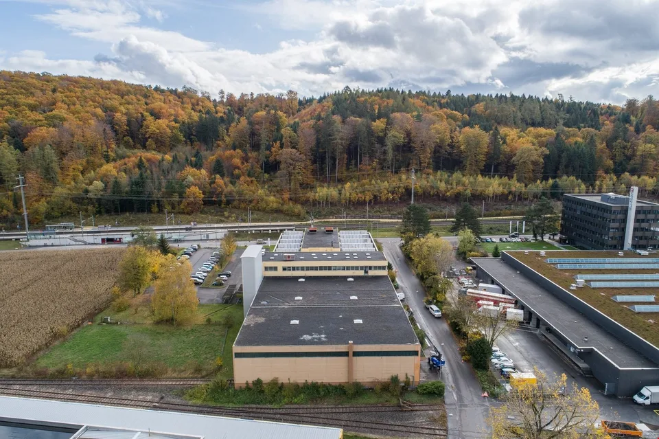 Gewerbe.- oder Bürofläche von 457m2 im Attikageschoss mit Lift