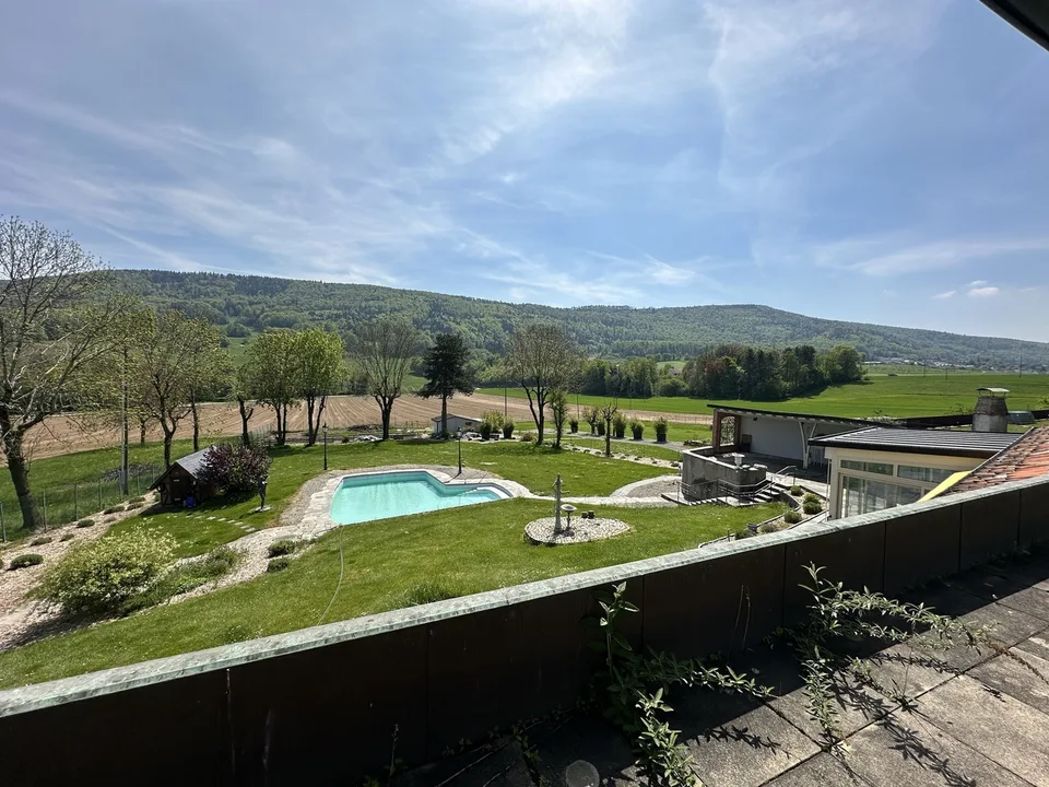 Wunderschöne Villa mit Pool auf über 4'000m2 Land