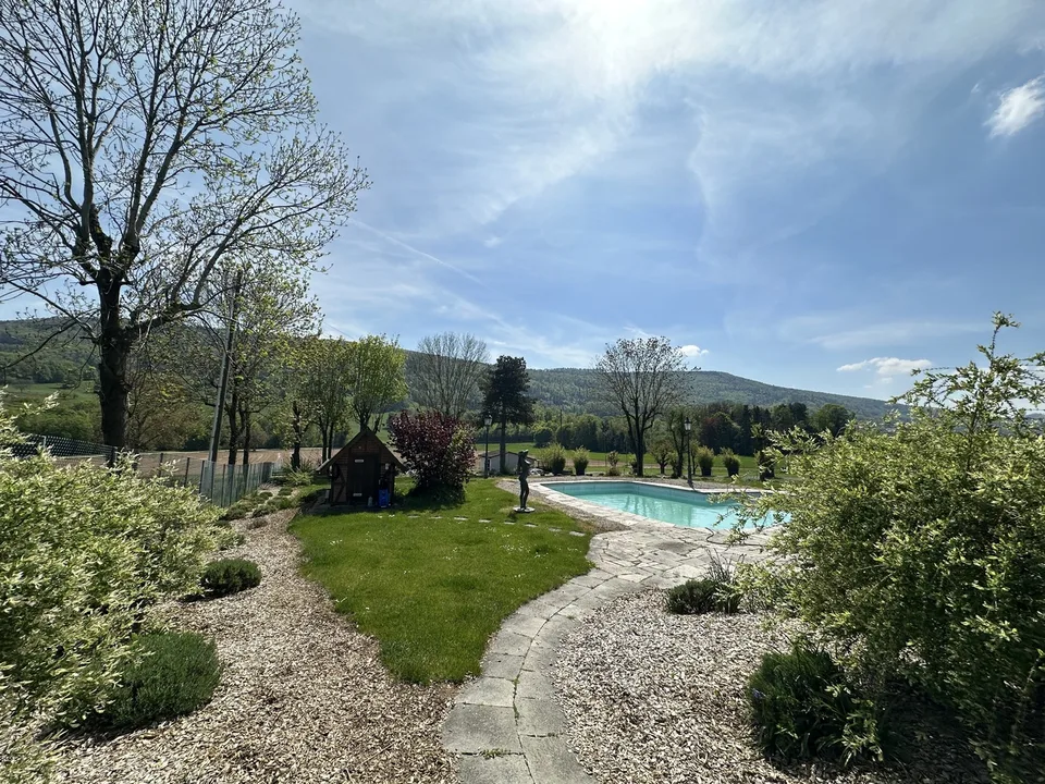 Villa magnifique avec piscine sur plus de 4'000m2 de terrain