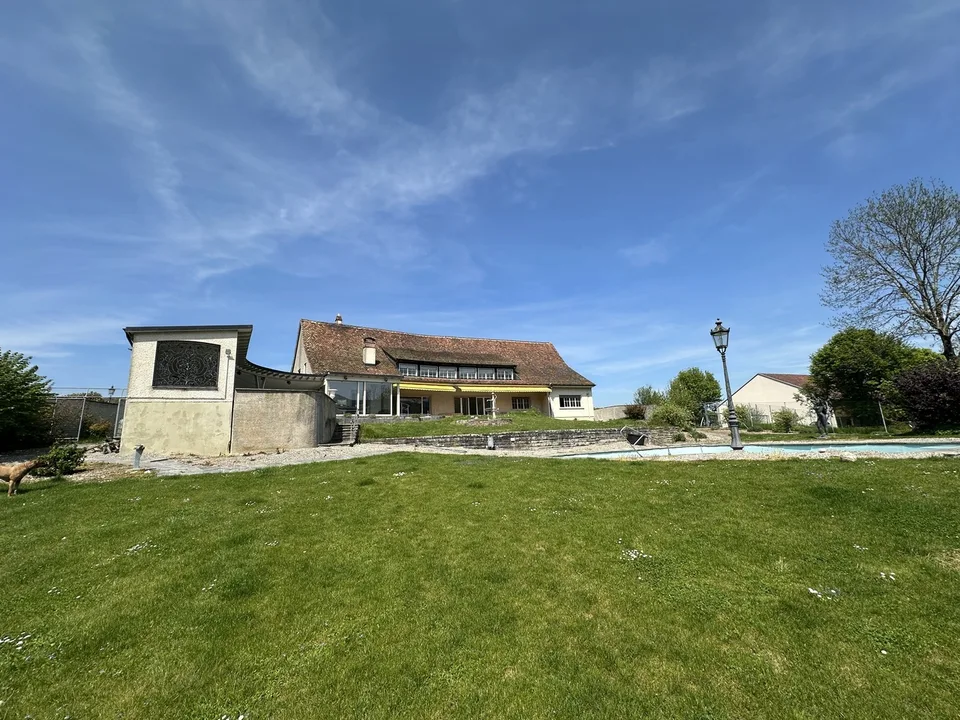 Villa magnifique avec piscine sur plus de 4'000m2 de terrain