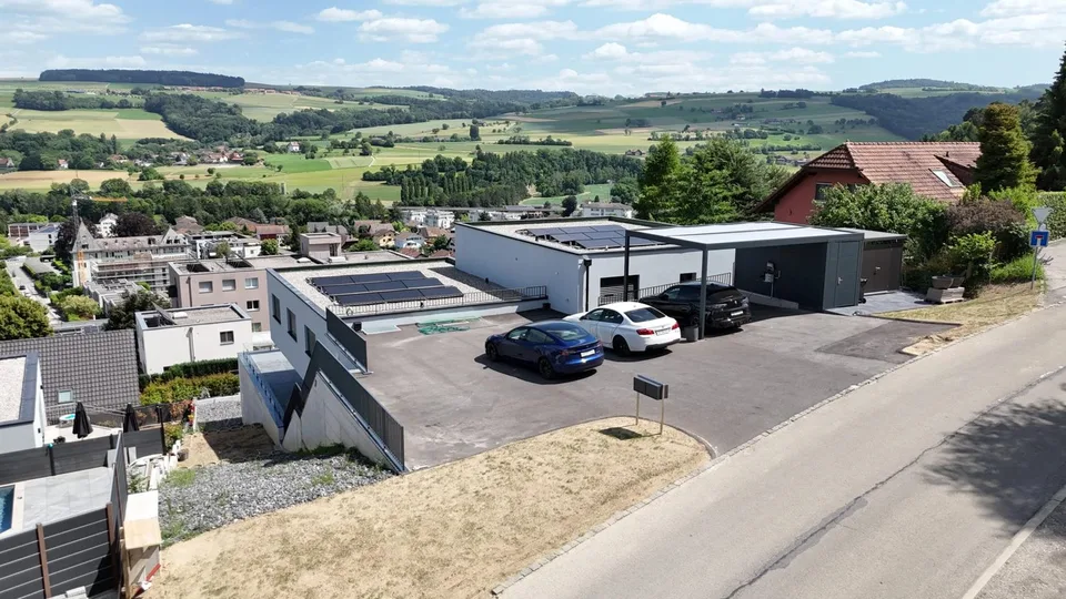 Zweifamilienhaus-Villa der Moderne mit 180 m² in Lucens - atemberaubender freier Blick