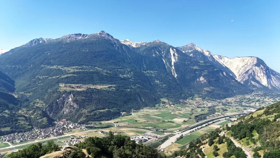 Complesso immobiliare storico nel centro del villaggio di Bratsch – foto 7 di 9