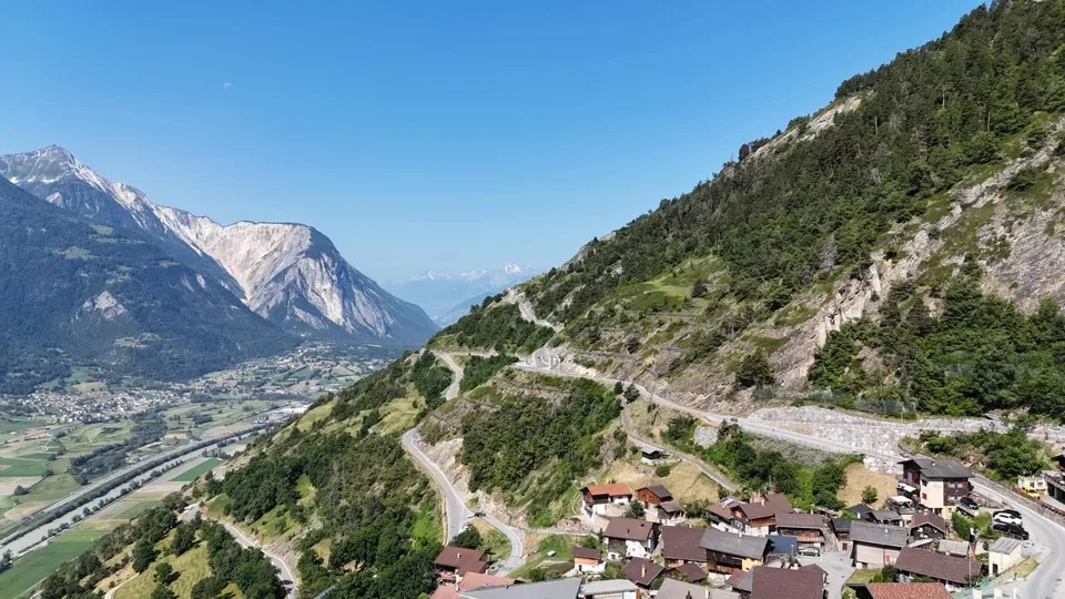 Complesso immobiliare storico nel centro del villaggio di Bratsch – foto 8 di 9