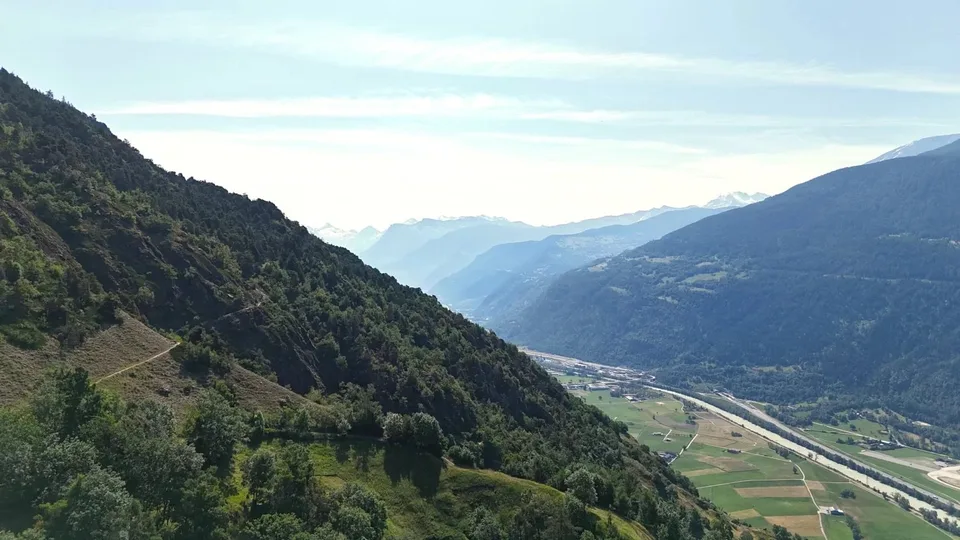 Complesso immobiliare storico nel centro del villaggio di Bratsch – foto 6 di 9