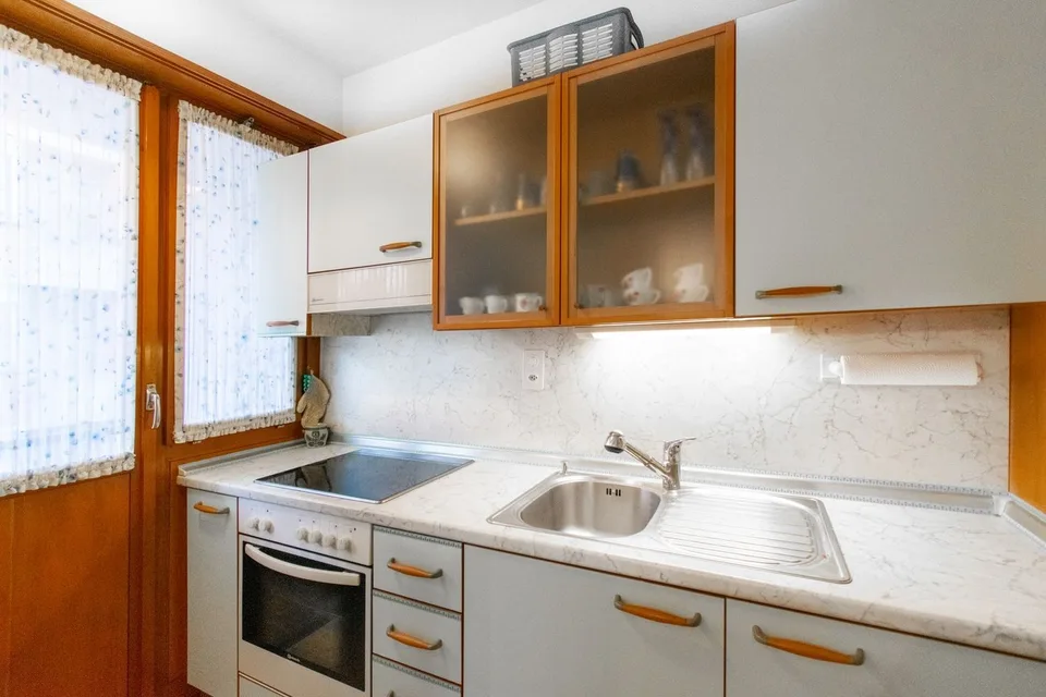Wohnung 2.5 Zimmer mit Balkon und Seeblick – Foto 9 von 10