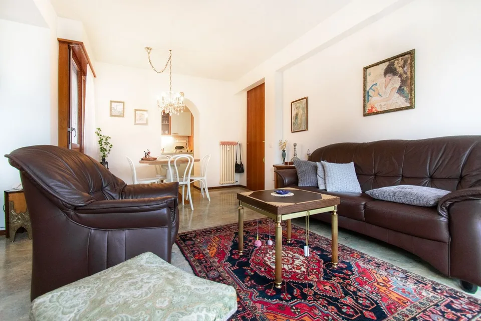 Zweieinhalb-Zimmer-Wohnung mit Balkon und Seeblick