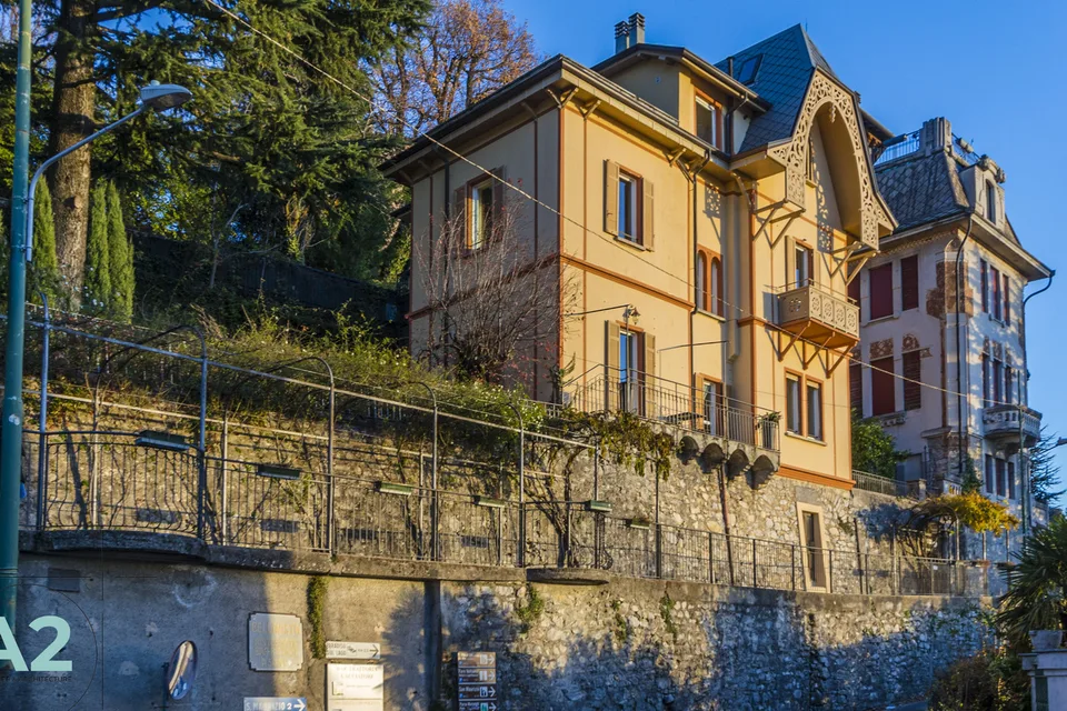 VILLA AUGUSTA : ÉLÉGANCE ET VUE IMPRENABLE SUR LE LAC DE CÔME