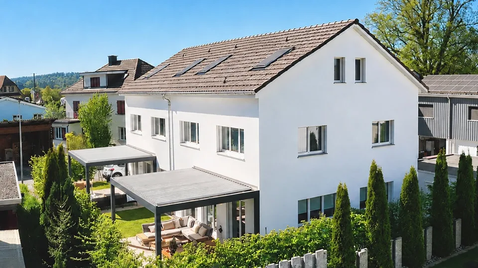 Gepflegtes Zuhause mit Komfort, Garten und Pergola