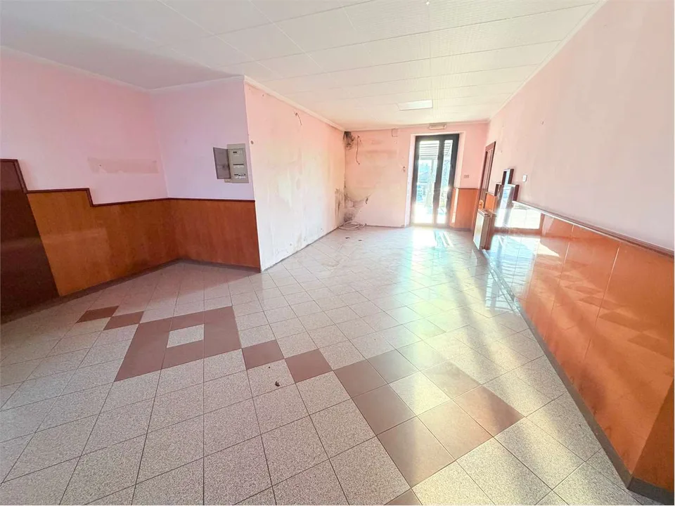 Affascinante ex ristorante con camere e splendida vista lago – foto 6 di 13