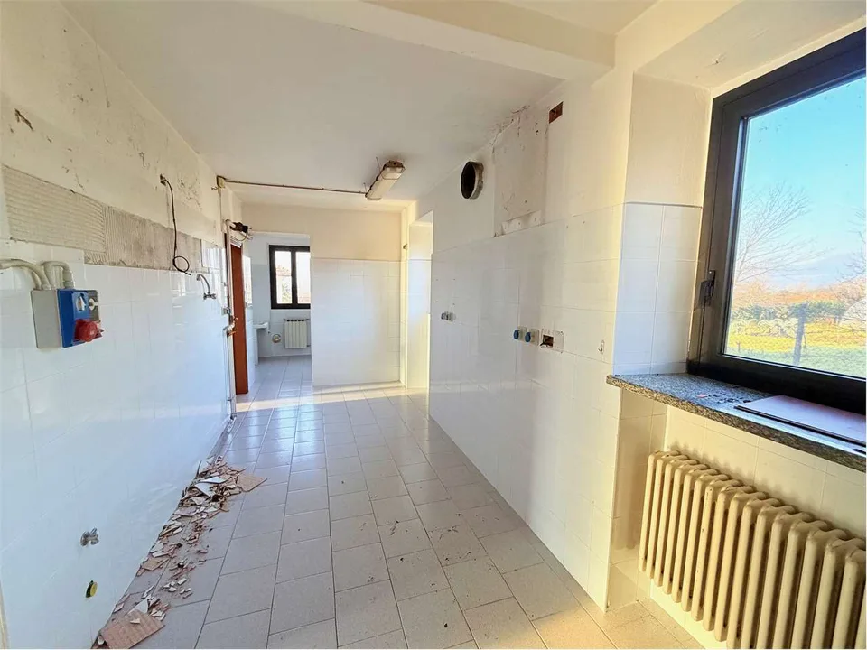 Affascinante ex ristorante con camere e splendida vista lago – foto 9 di 13