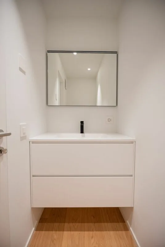 Nous vendons de belles villas design à Cadro – photo 15 sur 25