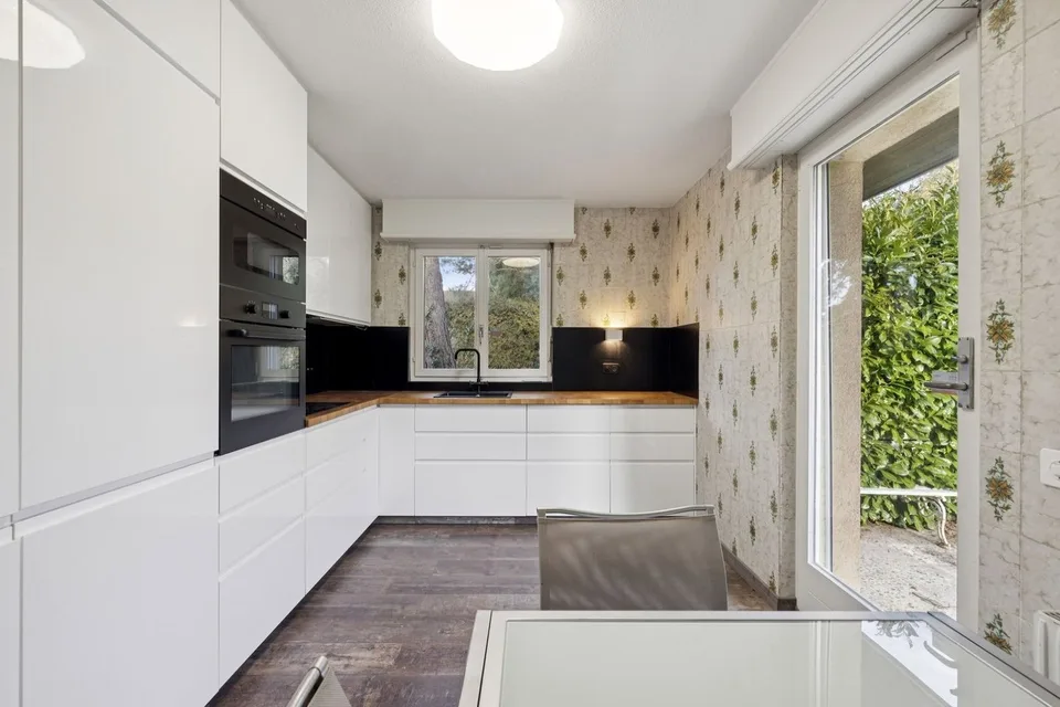 Geräumige Familienvilla im Erdgeschoss mit großem Potenzial – Foto 7 von 12