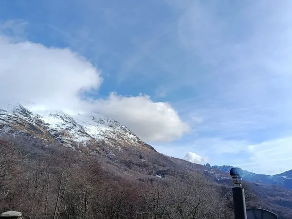 Piccola casa d'abitazione con vista aperta sulle montagne – foto 6 di 9