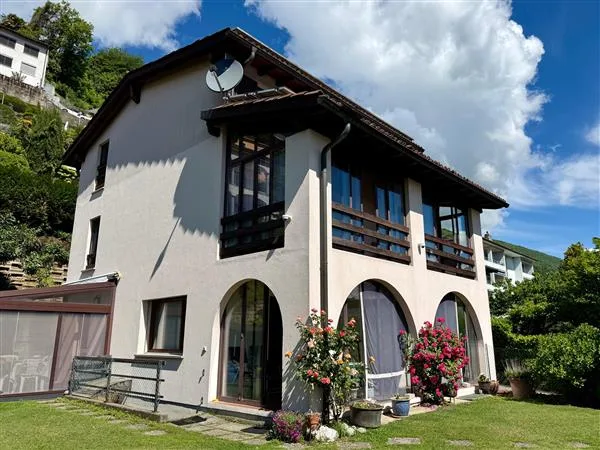 Agno: Einfamilienhaus 7.5 Zimmer