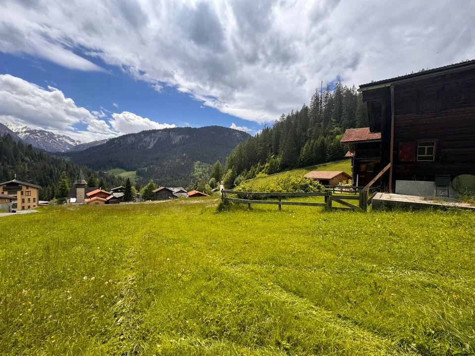 Idyllisches Bauland in malerischer Berglandschaft (Erstwohnsitz)