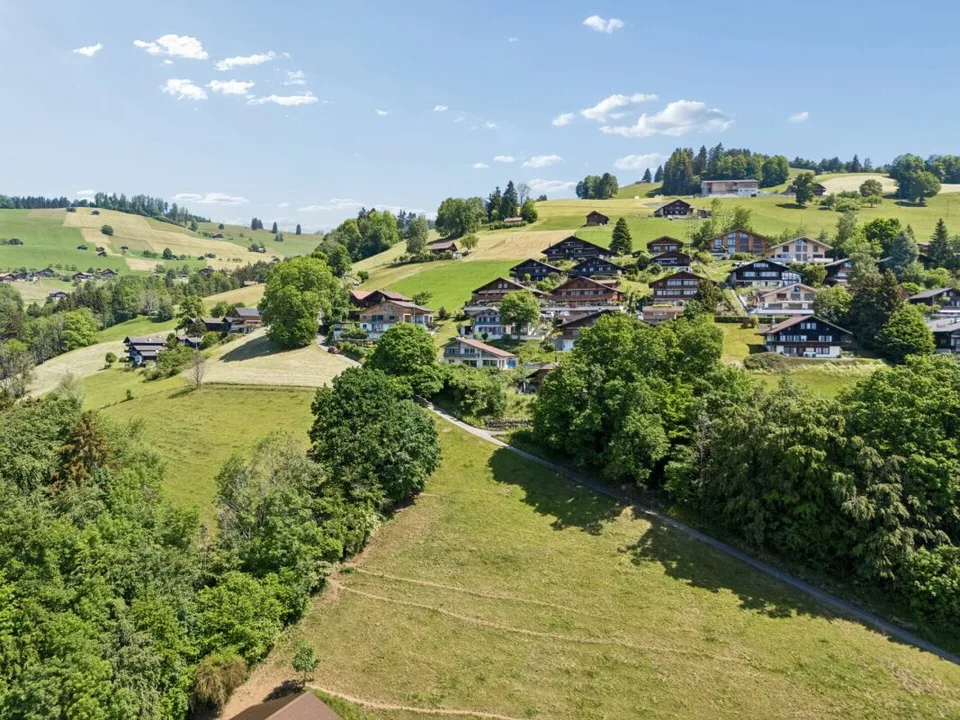 Exklusives Ferienhaus mit Weitblick an begehrter Lage in Aeschlen ob Gunten – Foto 11 von 13