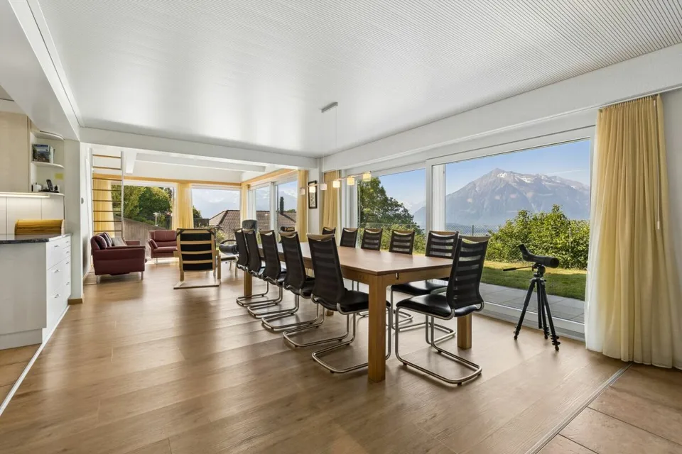 Casa vacanze esclusiva con vista panoramica in una posizione molto richiesta ad Aeschlen ob Gunten