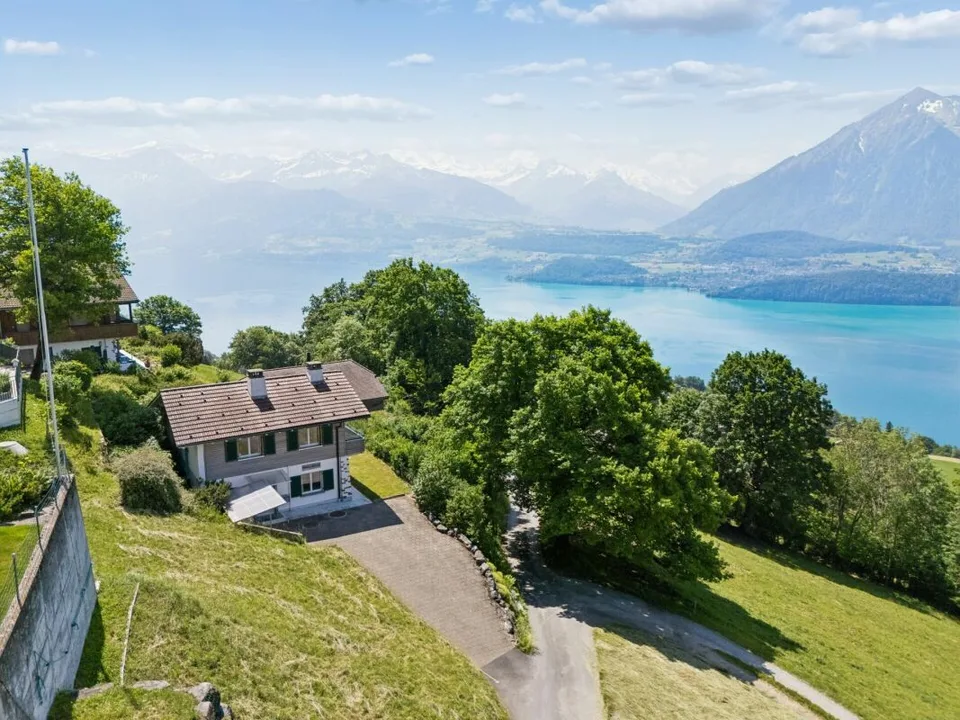 Exklusives Ferienhaus mit Weitblick an begehrter Lage in Aeschlen ob Gunten – Foto 12 von 13