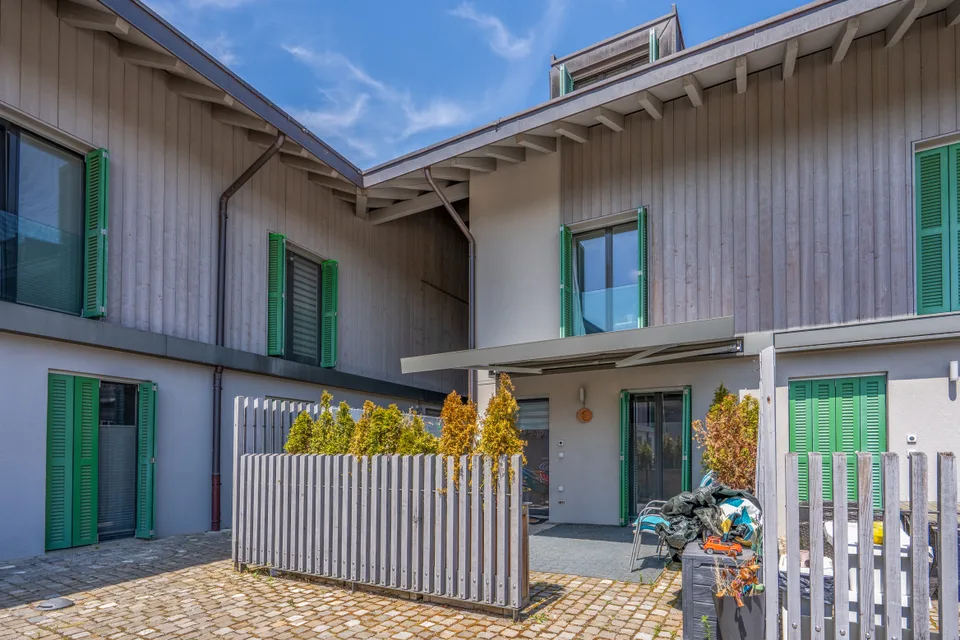 Zwischen Stadt und Natur, eine außergewöhnliche Familien-Triplex-Wohnung in Mont-sur-Lausanne
