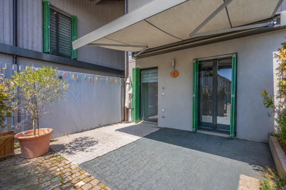 Entre ville et nature, un triplex familial d'exception au Mont-sur-Lausanne