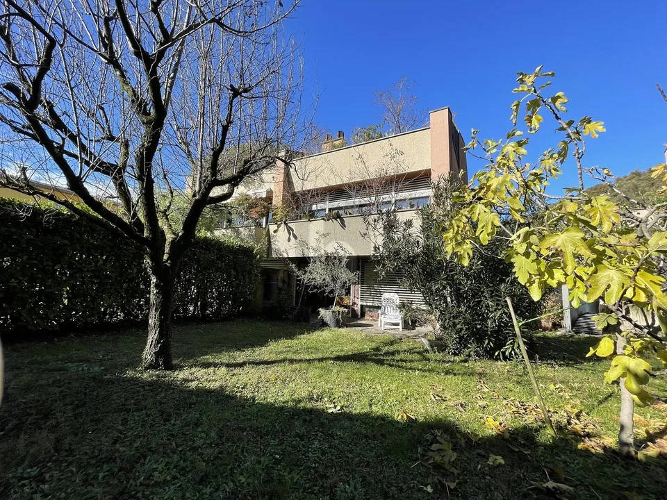 SPAZIOSA CON GIARDINO E TERRAZZE