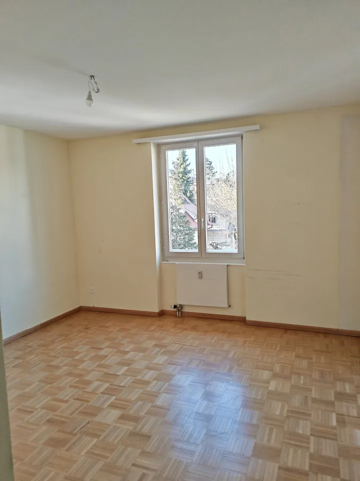 Charmante 3-Zimmer-Wohnung im 1. OG in Riehen – sofort verfügbar!