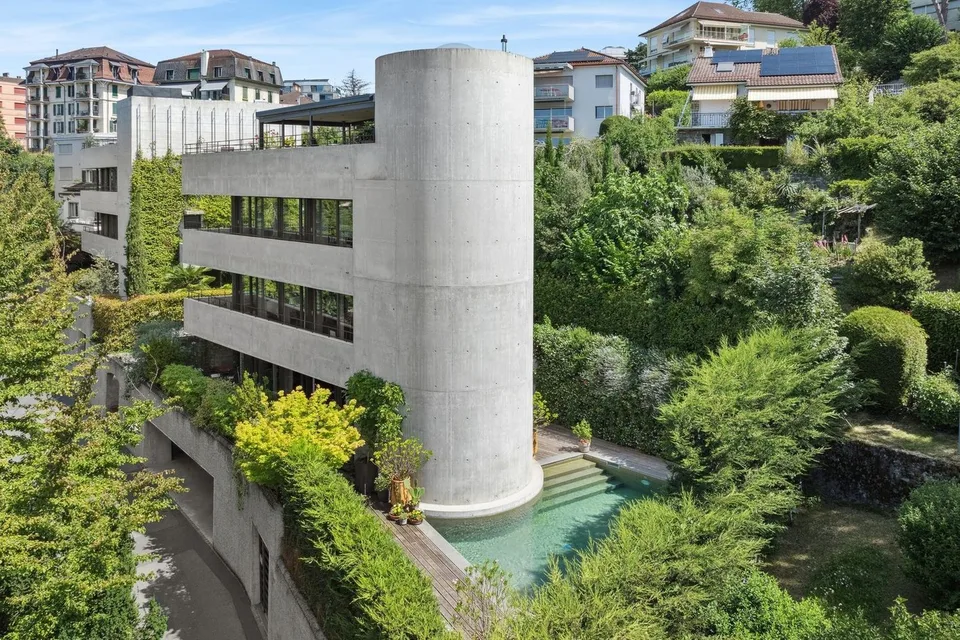 Villa des Architekten mit Aussicht und Pool