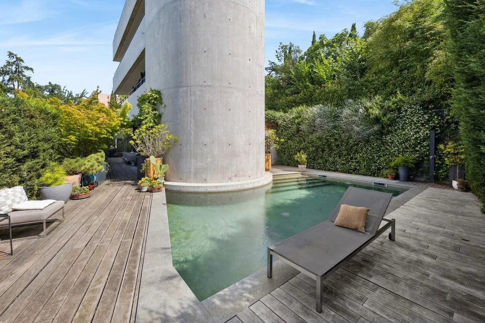 Villa d'architecte avec vue et piscine
