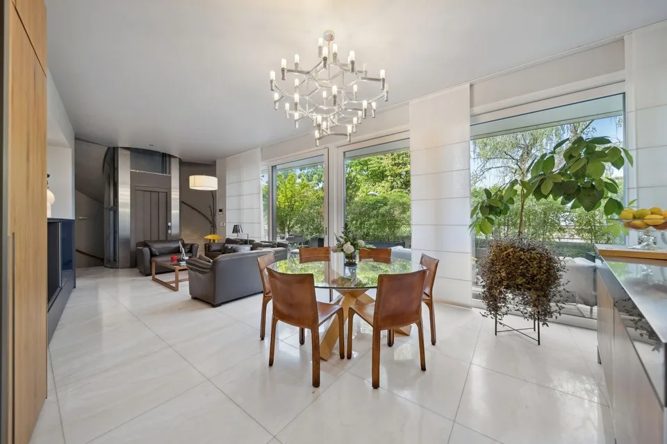 Villa dell'architetto con vista e piscina – foto 6 di 13