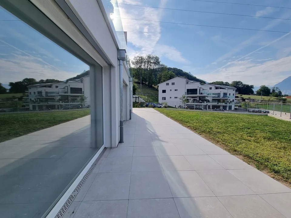 NEW ! 117m² COMMERCIAL SPACE WITH TERRACE-GARDEN