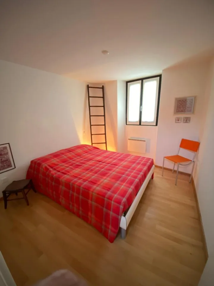 Casa unifamiliare arredata, con veranda e giardino privato in zona tranquilla e soleggiata – foto 10 di 17
