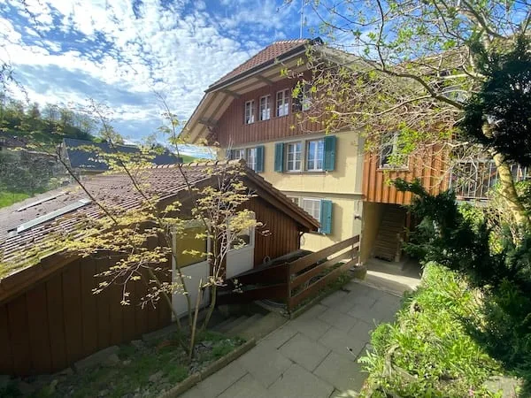 Mehrfamilienhaus mit 3 Wohnungen und Geschäftslokal