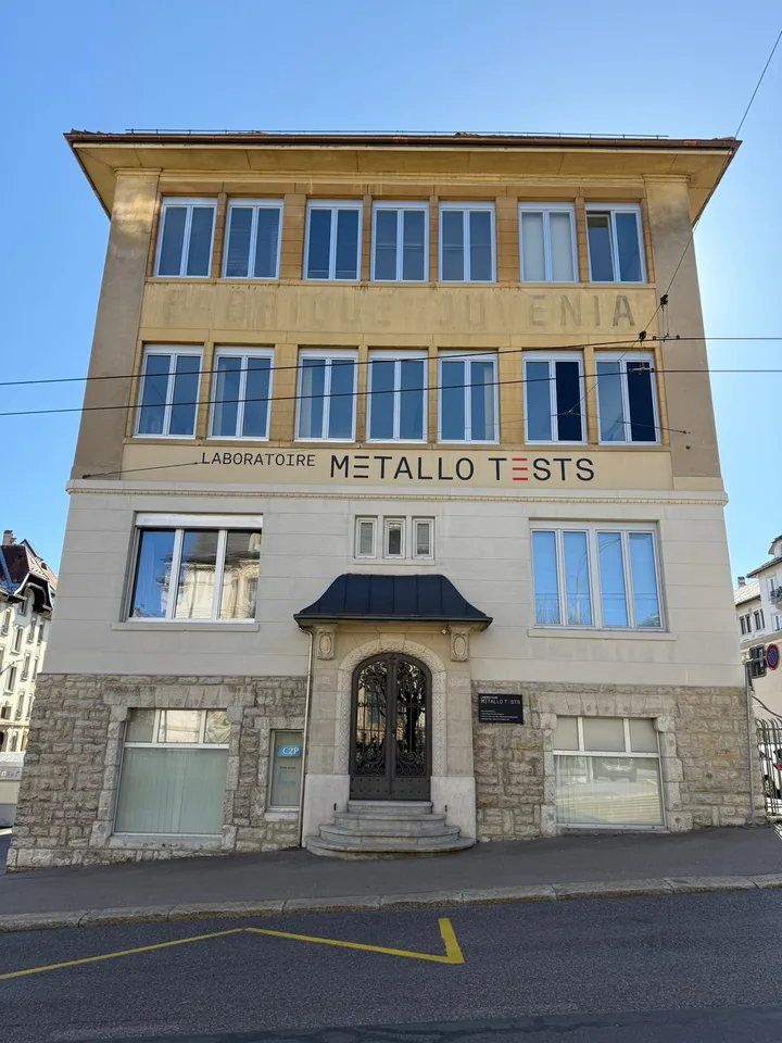 Espace industriel rénové à La Chaux-de-Fonds – 228 m² au cœur du patrimoine horloger