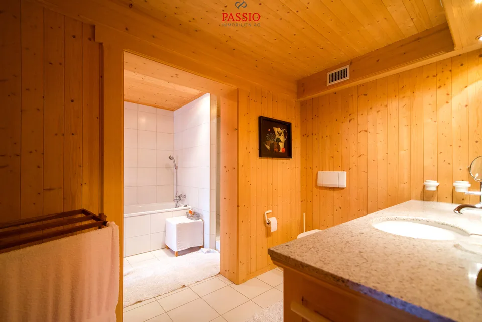 Exklusives 6.5-Zimmer-Chalet mit Panorama und Zweitwohnsitz-Option – Foto 12 von 13