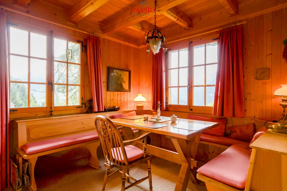 Exklusives 6.5-Zimmer-Chalet mit Panorama und Zweitwohnsitz-Option – Foto 9 von 13