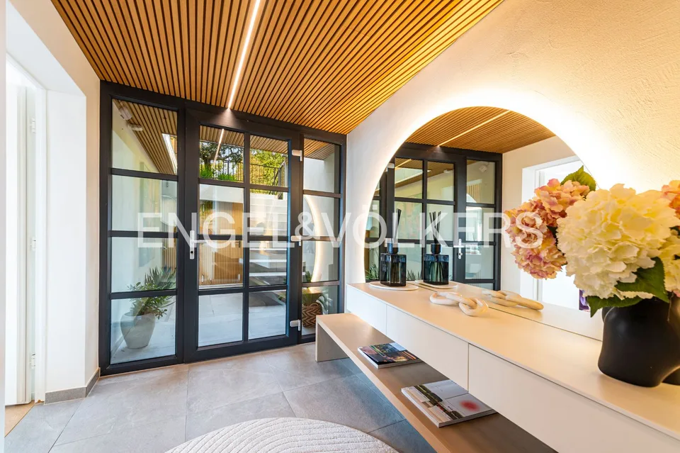 Prestigiose Eck-Reihenhausvilla mit Terrasse und Seeblick – Foto 6 von 14