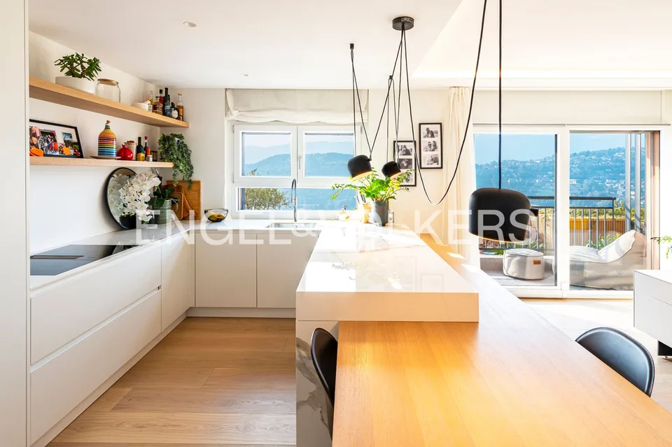 Prestigiose Eck-Reihenhausvilla mit Terrasse und Seeblick – Foto 9 von 14