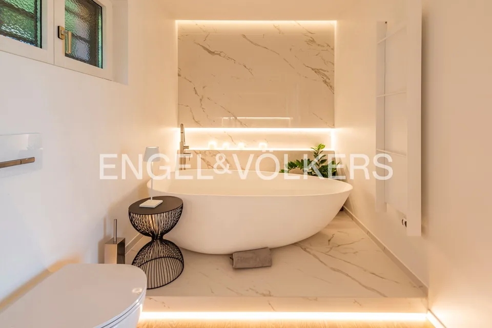 Prestigiose Eck-Reihenhausvilla mit Terrasse und Seeblick – Foto 12 von 14