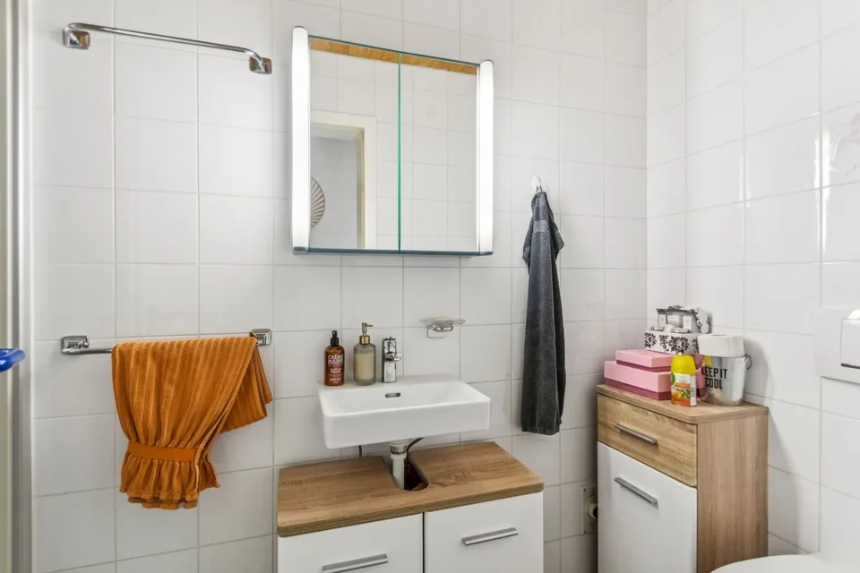 SELTENE GELEGENHEIT IN CORGÉMONT: Schönes 5.5-Zimmer-Wohnung mit Garage-Werkstatt – Foto 12 von 13
